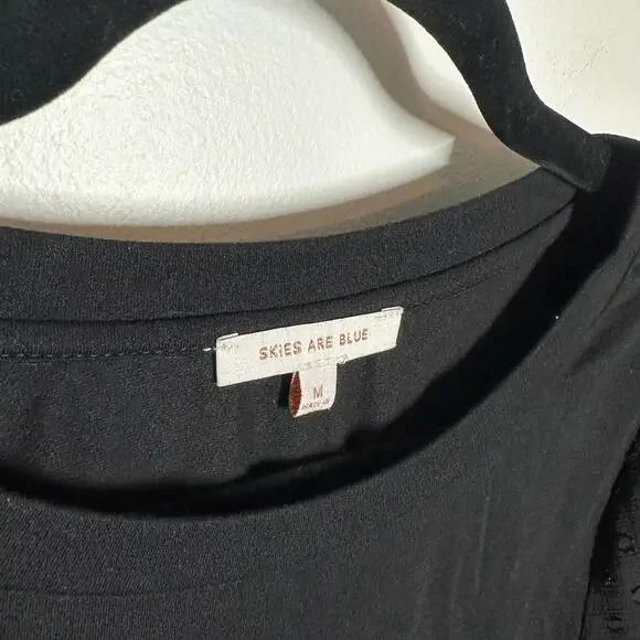 Skies are Blue Women's Black Swiss Dot Back Button Up Blouse Size Medium - Picture 3 of 9